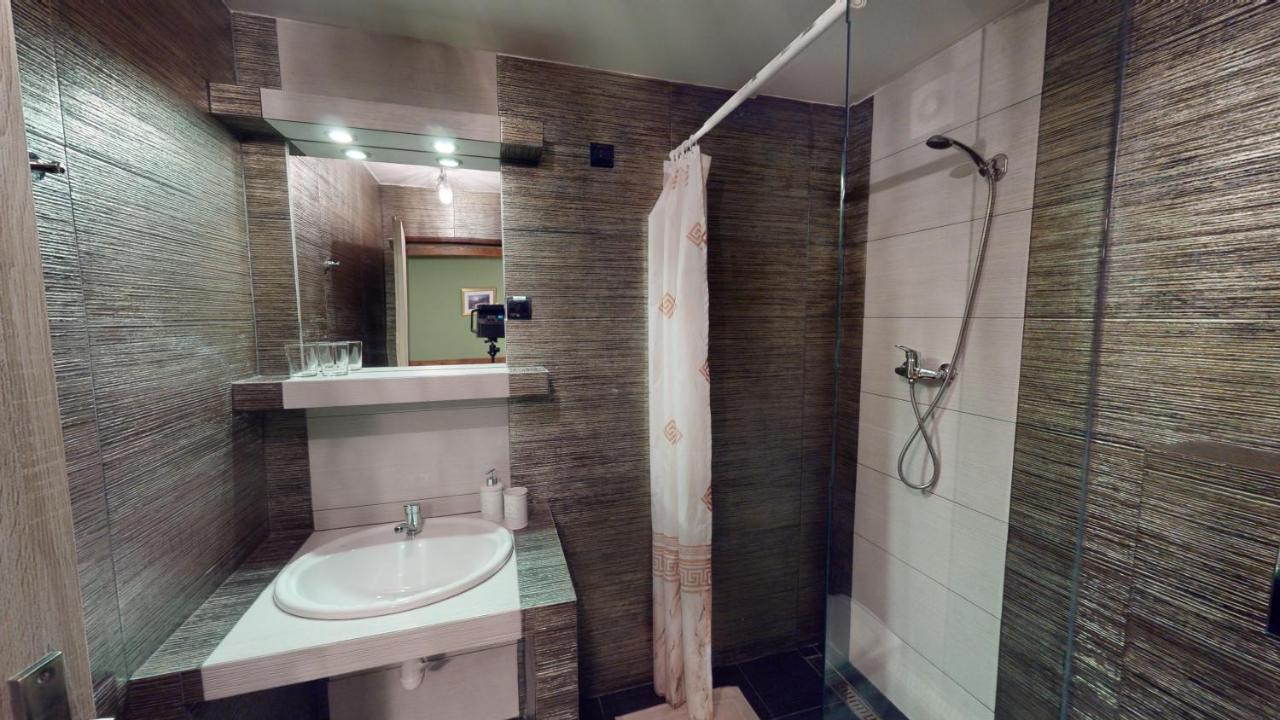 Ride Pub Drienica Apartment Екстериор снимка