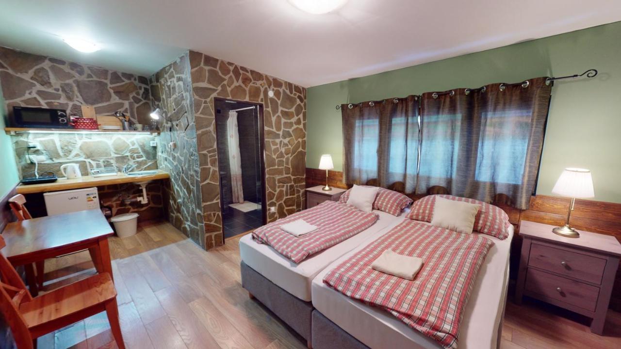 Ride Pub Drienica Apartment Екстериор снимка