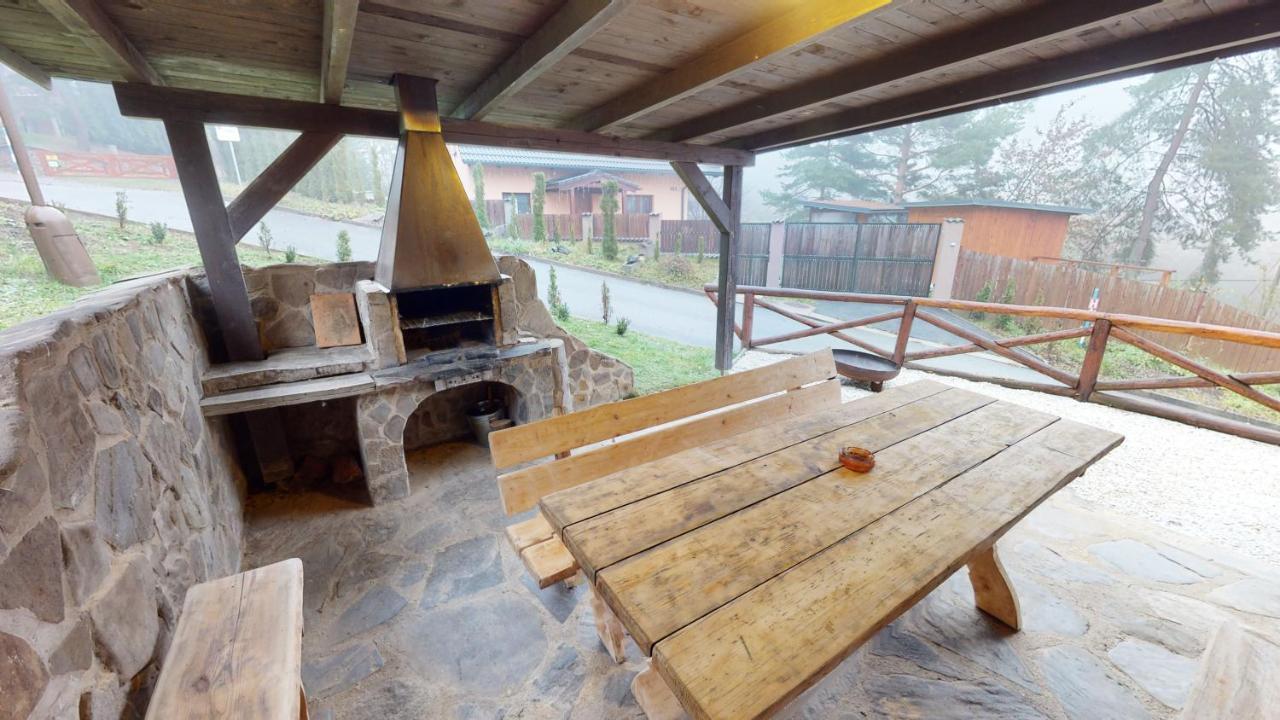 Ride Pub Drienica Apartment Екстериор снимка