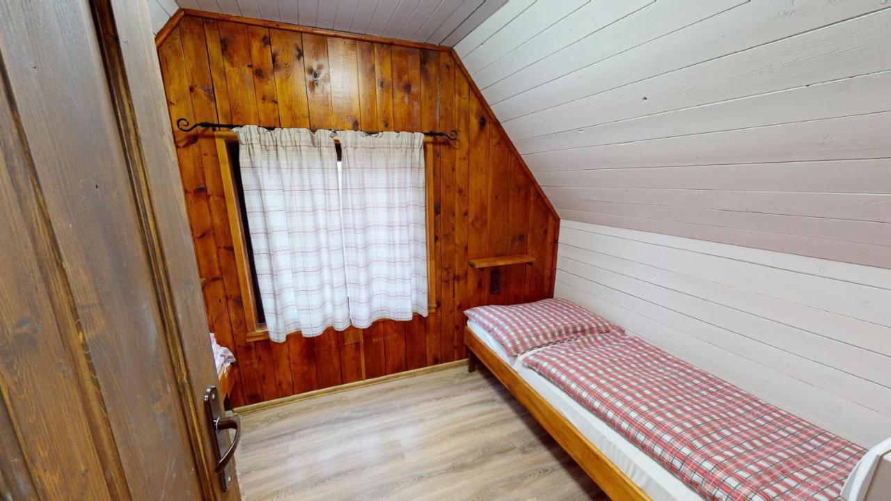 Ride Pub Drienica Apartment Екстериор снимка