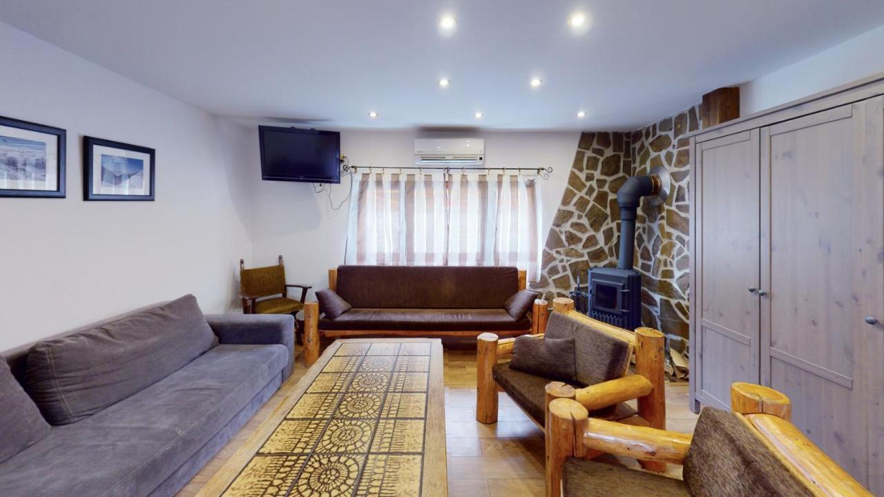 Ride Pub Drienica Apartment Екстериор снимка